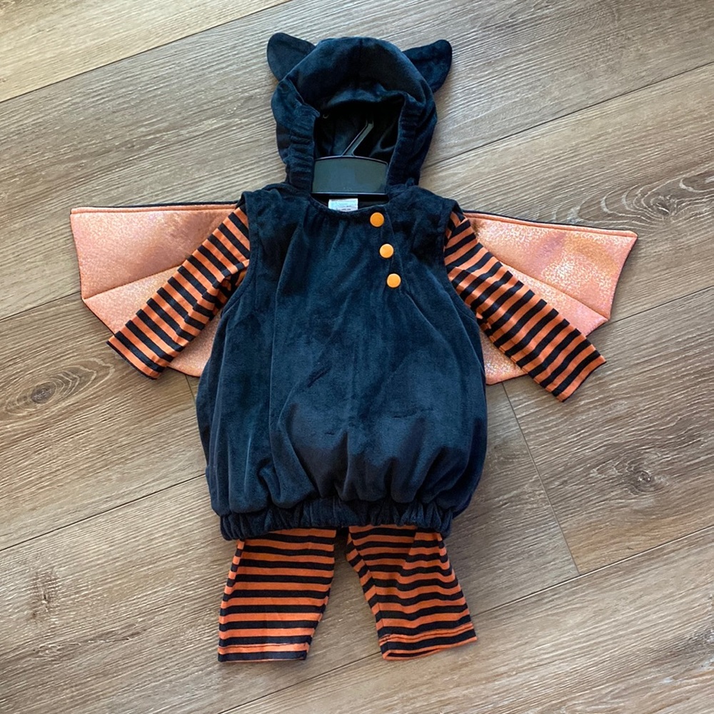 Adorable bat Halloween costume